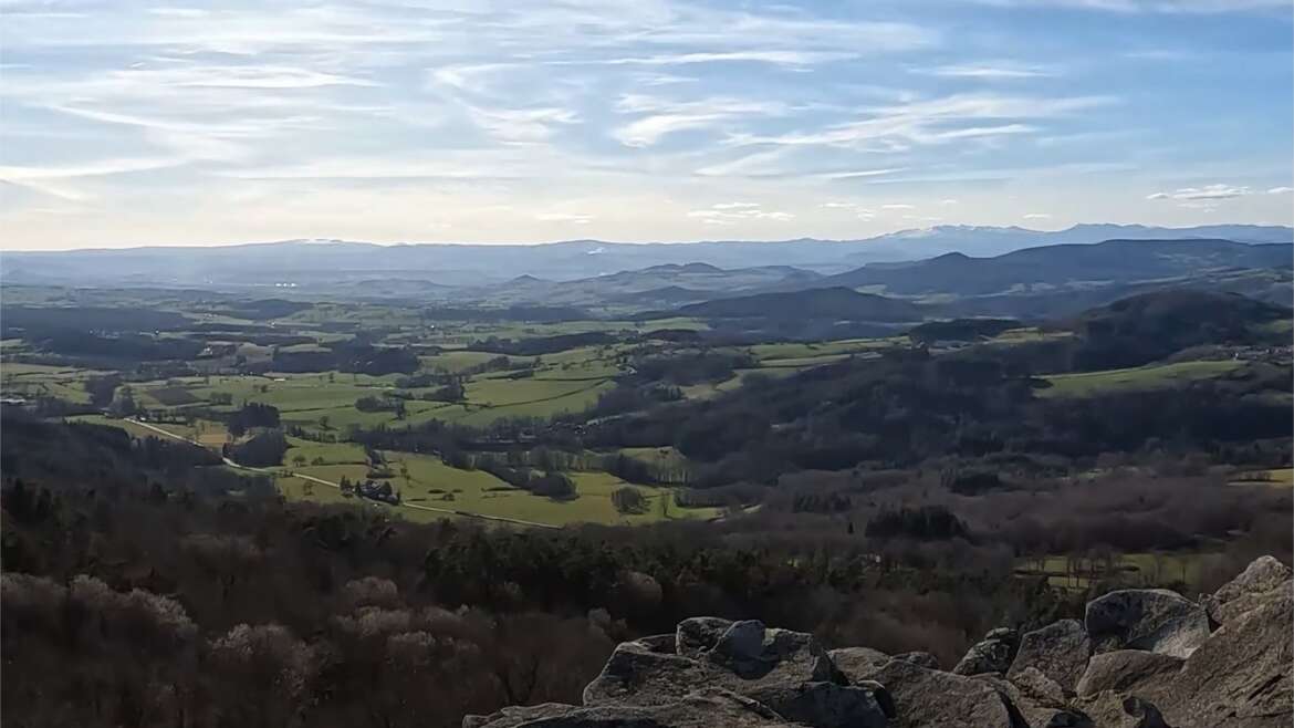 Randonnée autour du pic de la Garde : à la découverte d&rsquo;un petit volcan auvergnat