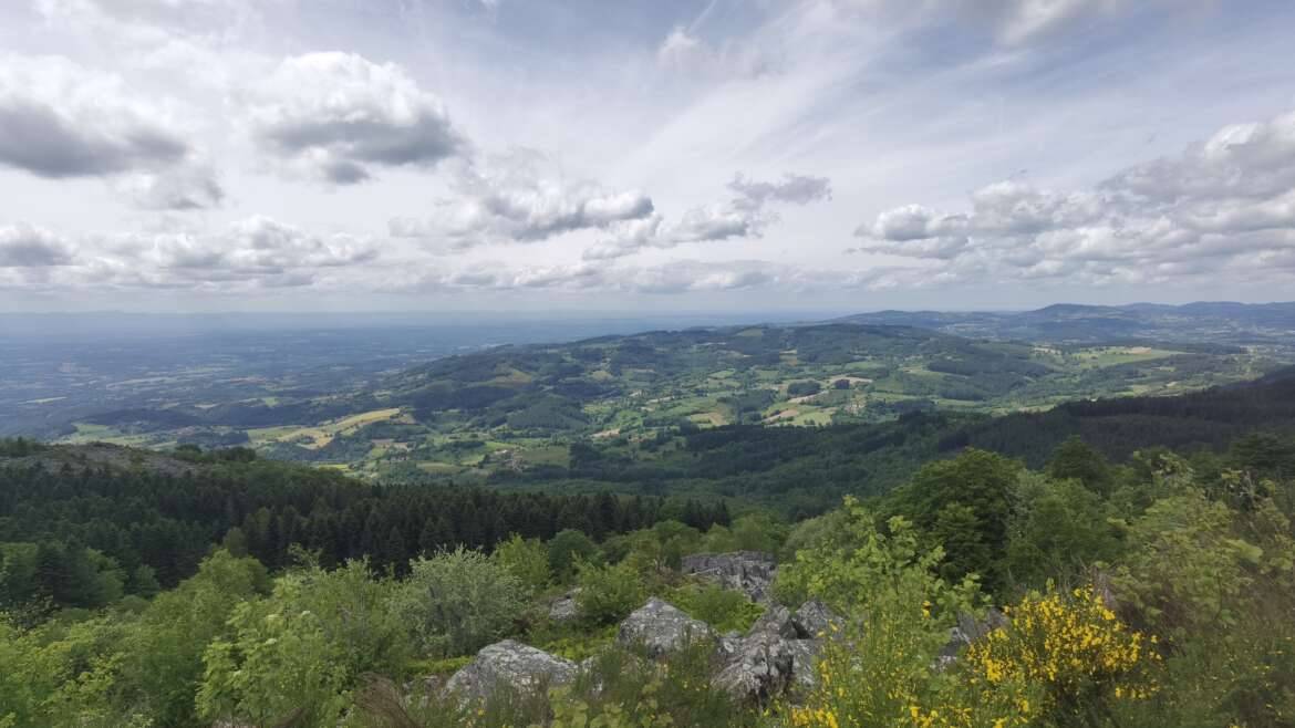 Le Grun du Chignore depuis Montbartoux : une boucle sauvage avec vue imprenable sur  la Toscane d’Auvergne