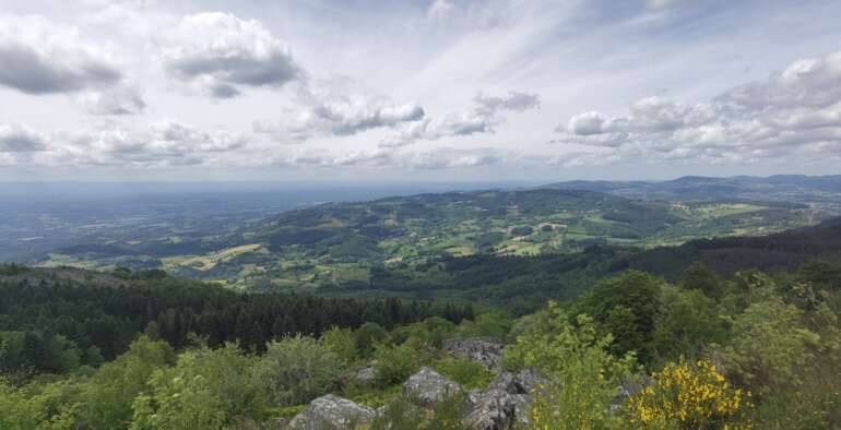 Le Grun du Chignore depuis Montbartoux : une boucle sauvage avec vue imprenable sur  la Toscane d’Auvergne